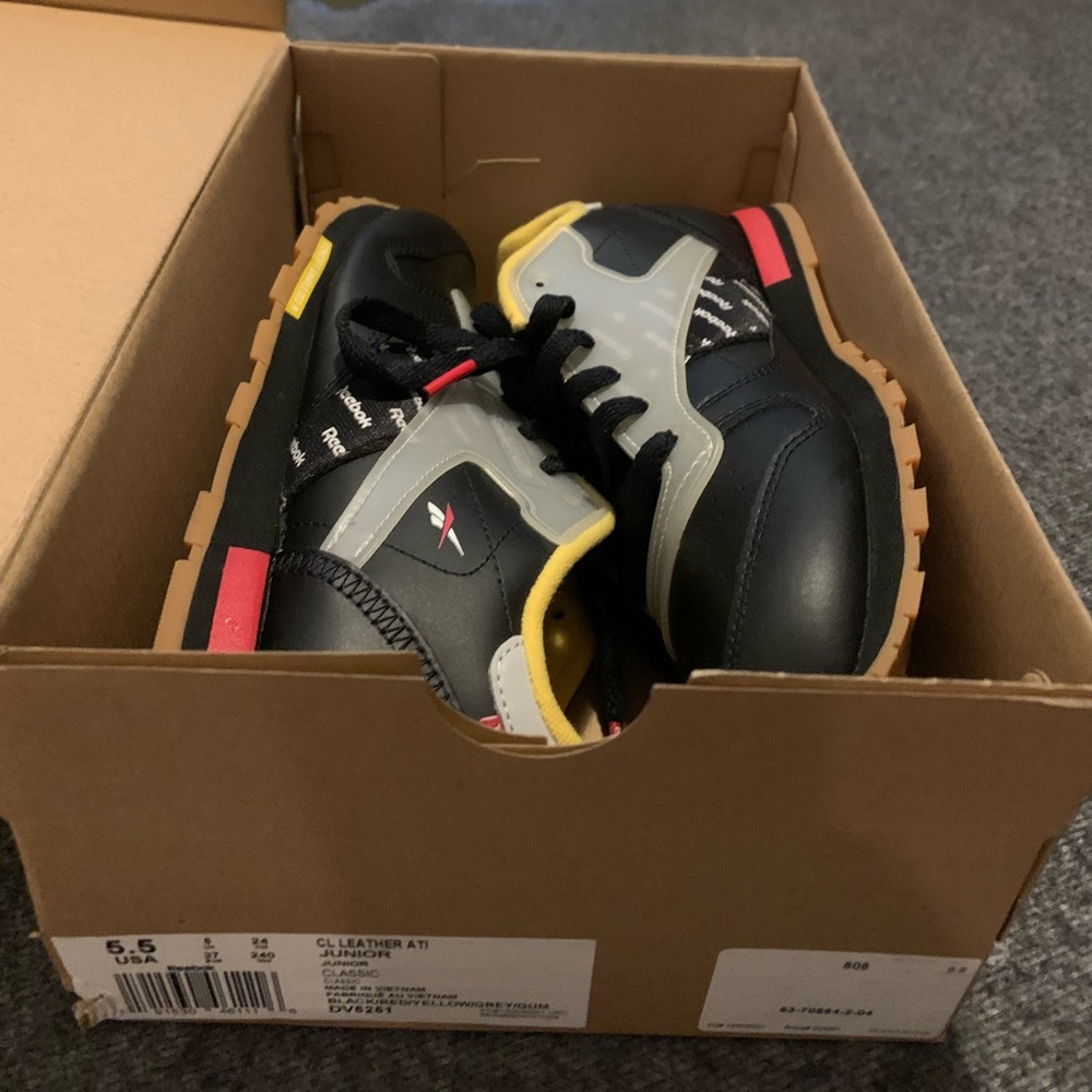 Reebok Classics DV 6261 Sz 5.5